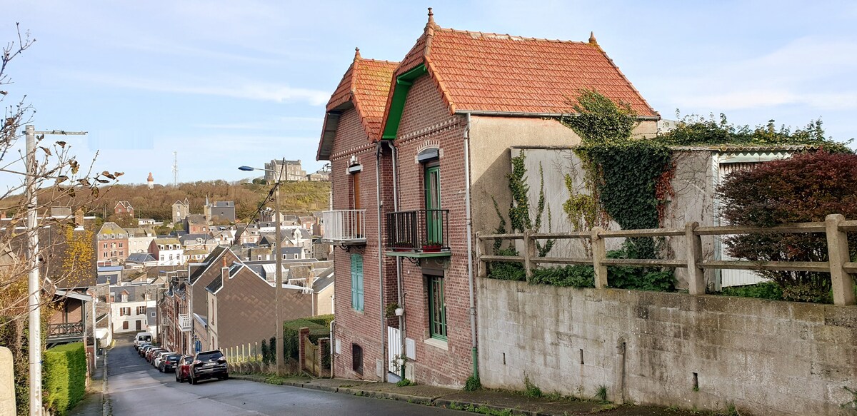 La Belle Aultoise — façade dans une rue calme